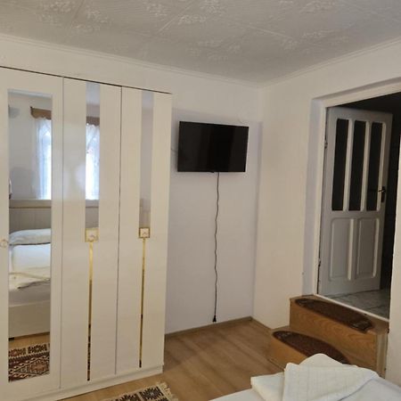 Rozsa Panzio Bed & Breakfast Rimetea Eksteriør bilde