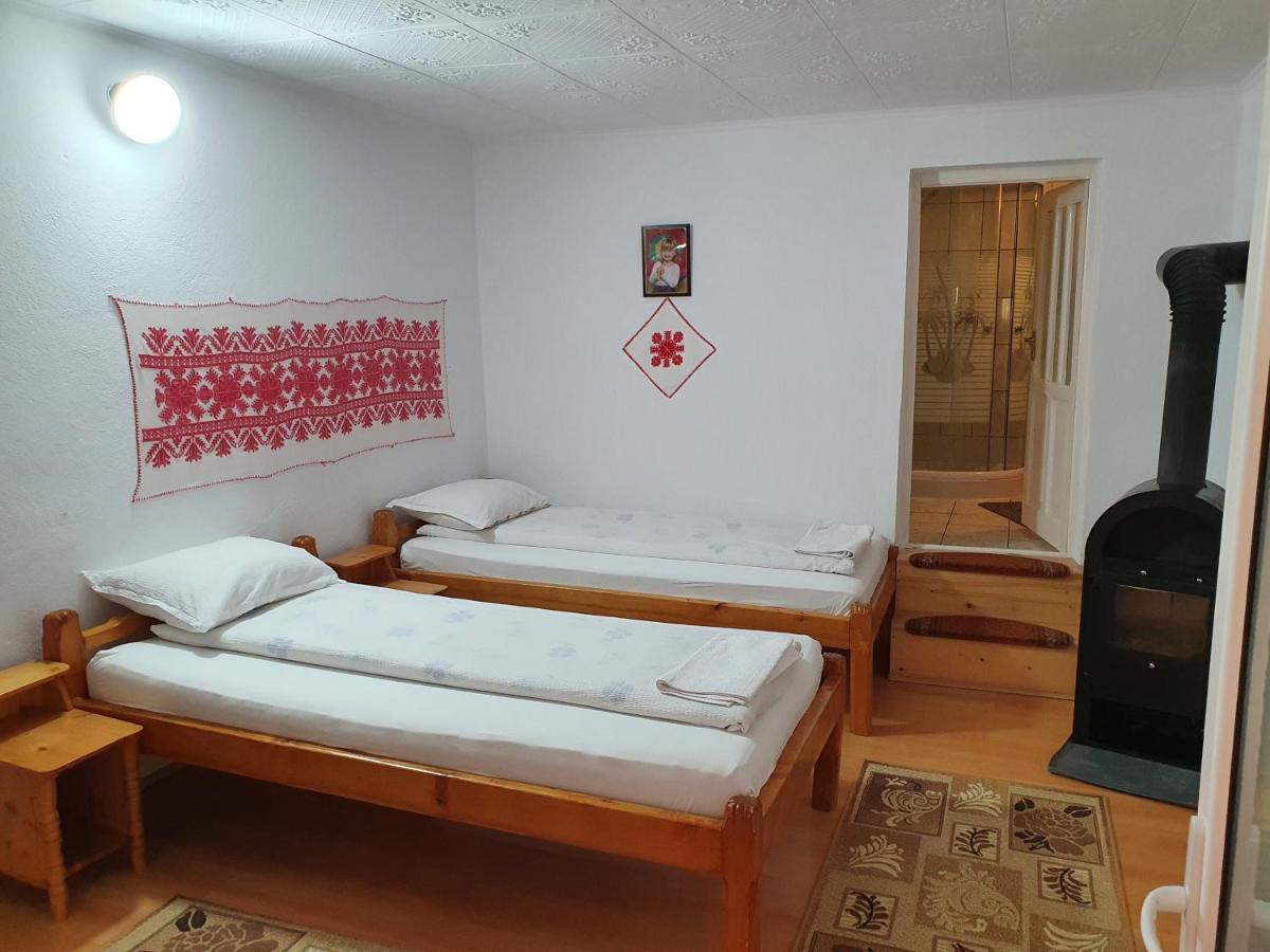 Rozsa Panzio Bed & Breakfast Rimetea Eksteriør bilde