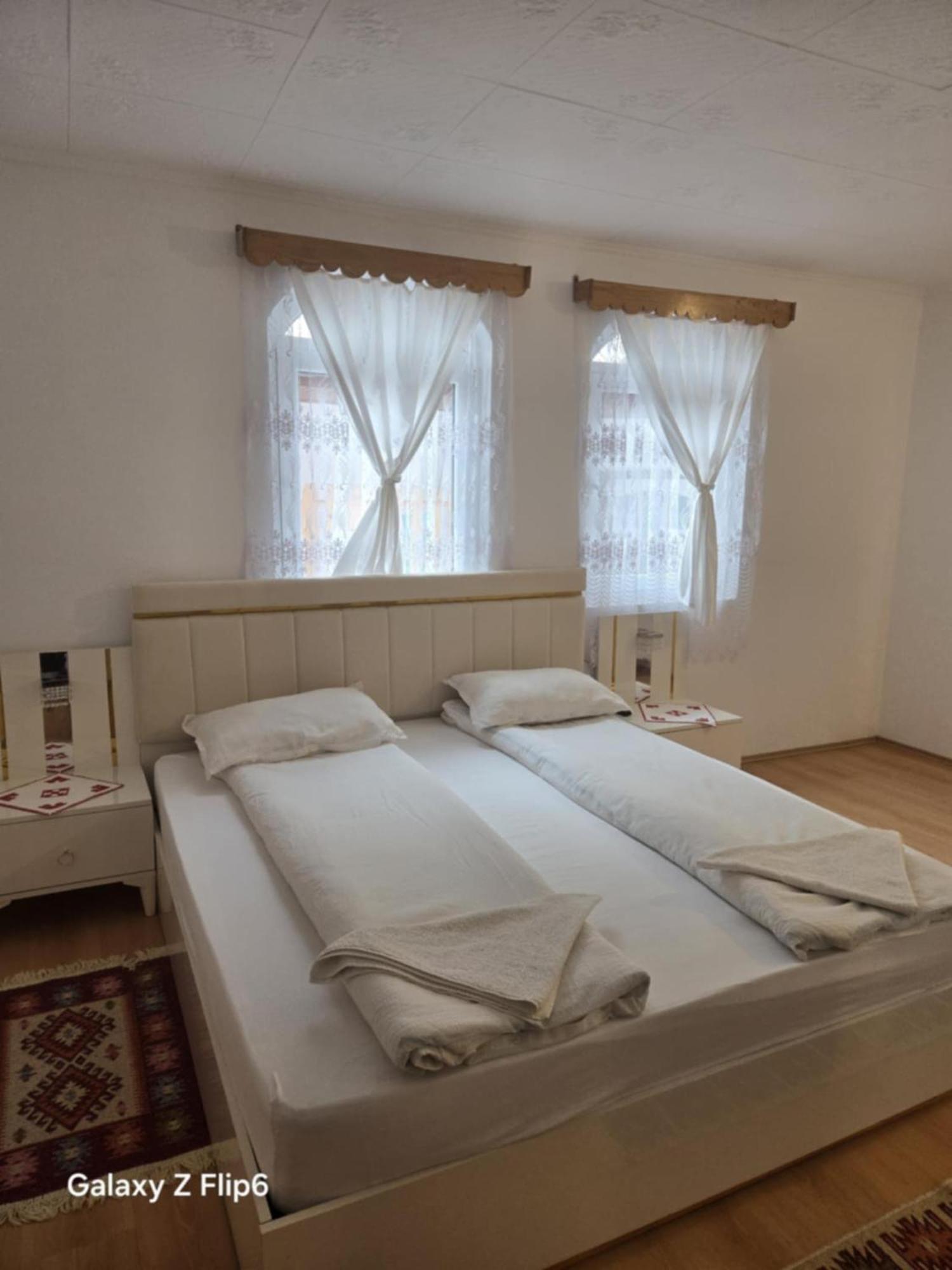 Rozsa Panzio Bed & Breakfast Rimetea Eksteriør bilde
